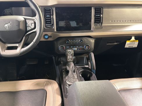 Used 2024 Ford Bronco Wildtrak AWD/4WD image 23