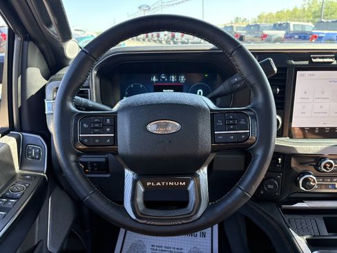 Used 2024 Ford F250 Platinum w/ FX4 Off-Road Package AWD/4WD image 24