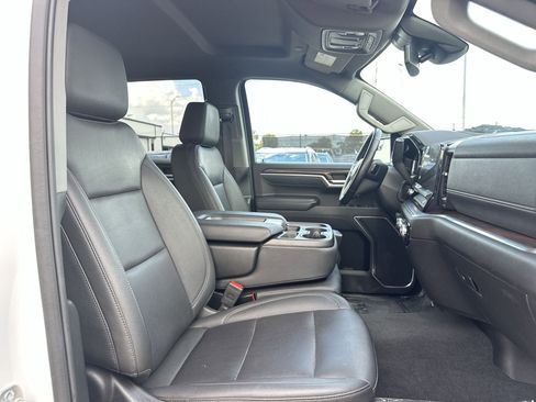 Used 2025 GMC Sierra 1500 SLT AWD/4WD image 24