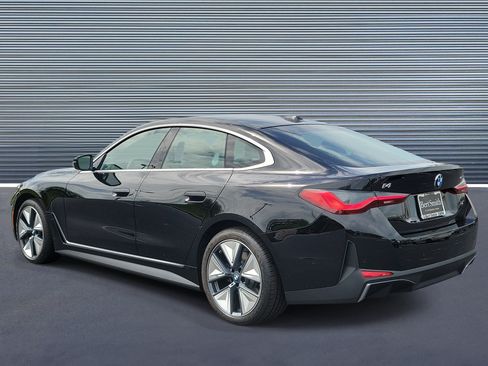 New 2026 BMW i4 eDrive40 w/ Premium Package RWD image 4