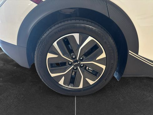 Used 2024 Kia EV6 Light RWD image 16