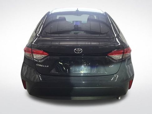 Used 2025 Toyota Corolla LE FWD image 3