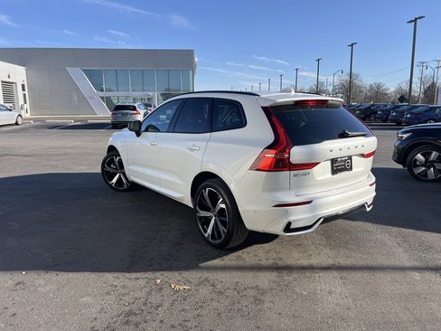 Certified 2024 Volvo XC60 T8 Ultimate w/ Climate Package image 4