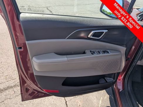 Used 2025 Kia Carnival FWD image 12