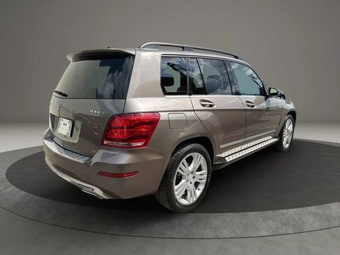 Used 2013 Mercedes-Benz GLK 350 4MATIC image 5