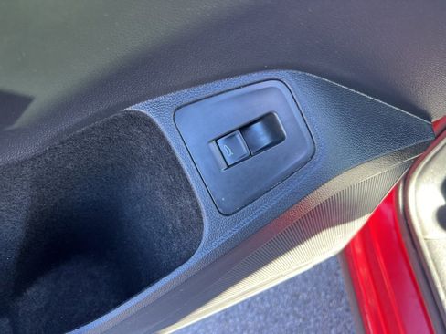 Used 2022 Volkswagen Tiguan SE image 23