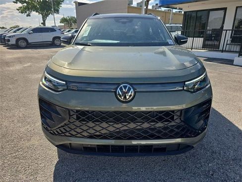 New 2026 Volkswagen Tiguan SE R-Line image 2