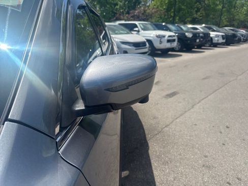 Used 2018 Nissan Rogue SV w/ Premium Package image 33