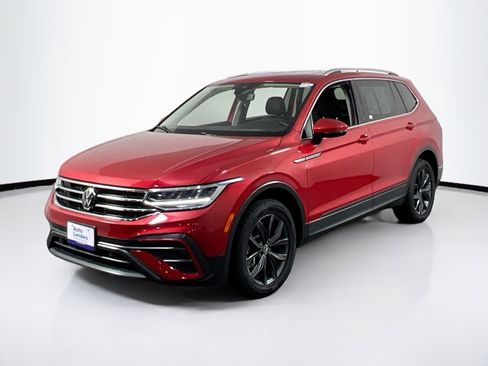 Used 2022 Volkswagen Tiguan SE image 1