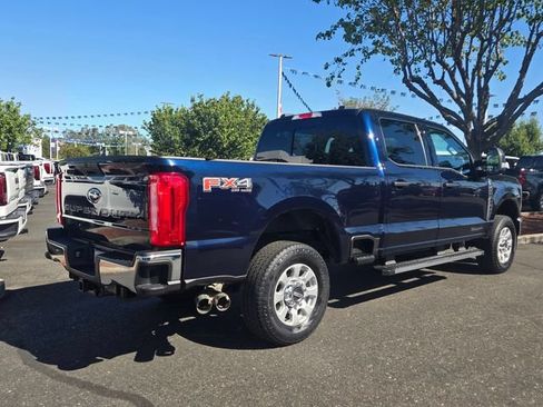 Used 2024 Ford F250 XLT w/ FX4 Off-Road Package AWD/4WD image 4