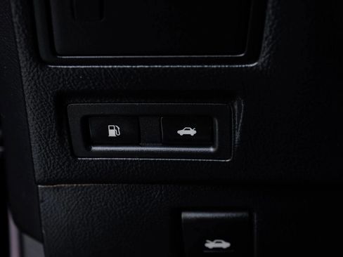 Used 2014 Lexus LS 460 AWD w/ Comfort Package image 38