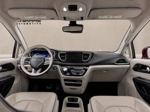 Used 2020 Chrysler Pacifica Limited w/ Advanced Safetytec Group FWD image 14
