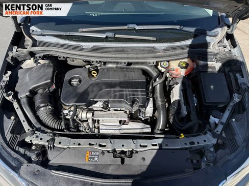 Used 2018 Chevrolet Cruze LT w/ Sun And Sound Package image 13