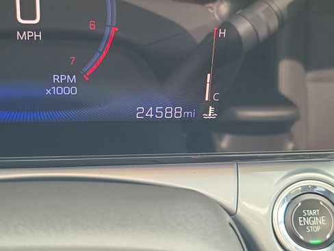 Used 2025 Chevrolet Trax LT w/ LT Convenience Package FWD image 24