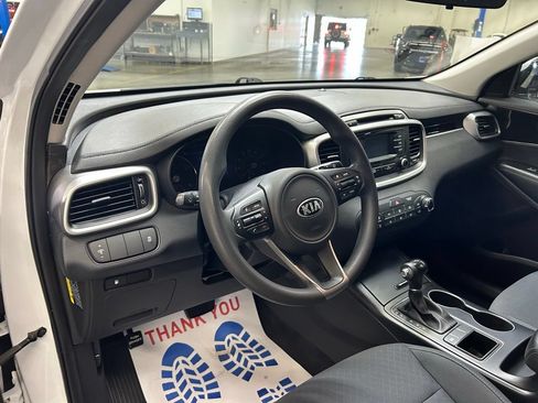 Used 2017 Kia Sorento FWD image 22