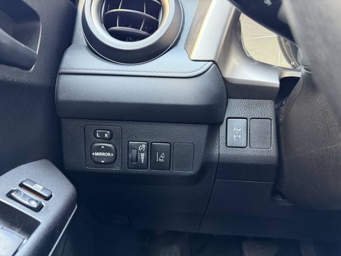 Used 2018 Toyota RAV4 LE w/ All Weather Liner Package AWD/4WD image 26