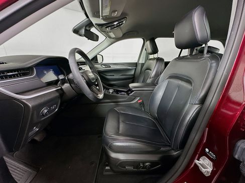 Used 2023 Jeep Grand Cherokee Limited image 13