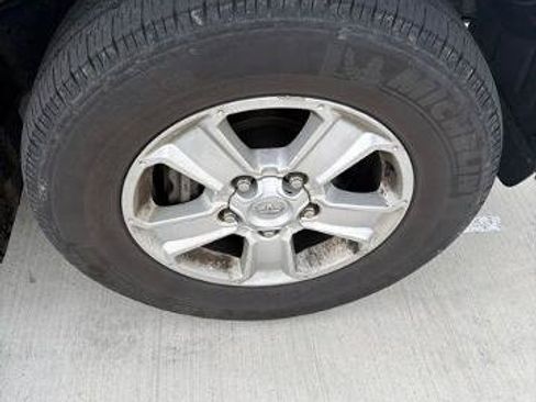 Used 2022 Toyota Sequoia SR5 AWD/4WD image 36