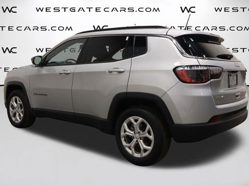 Used 2024 Jeep Compass Latitude image 5