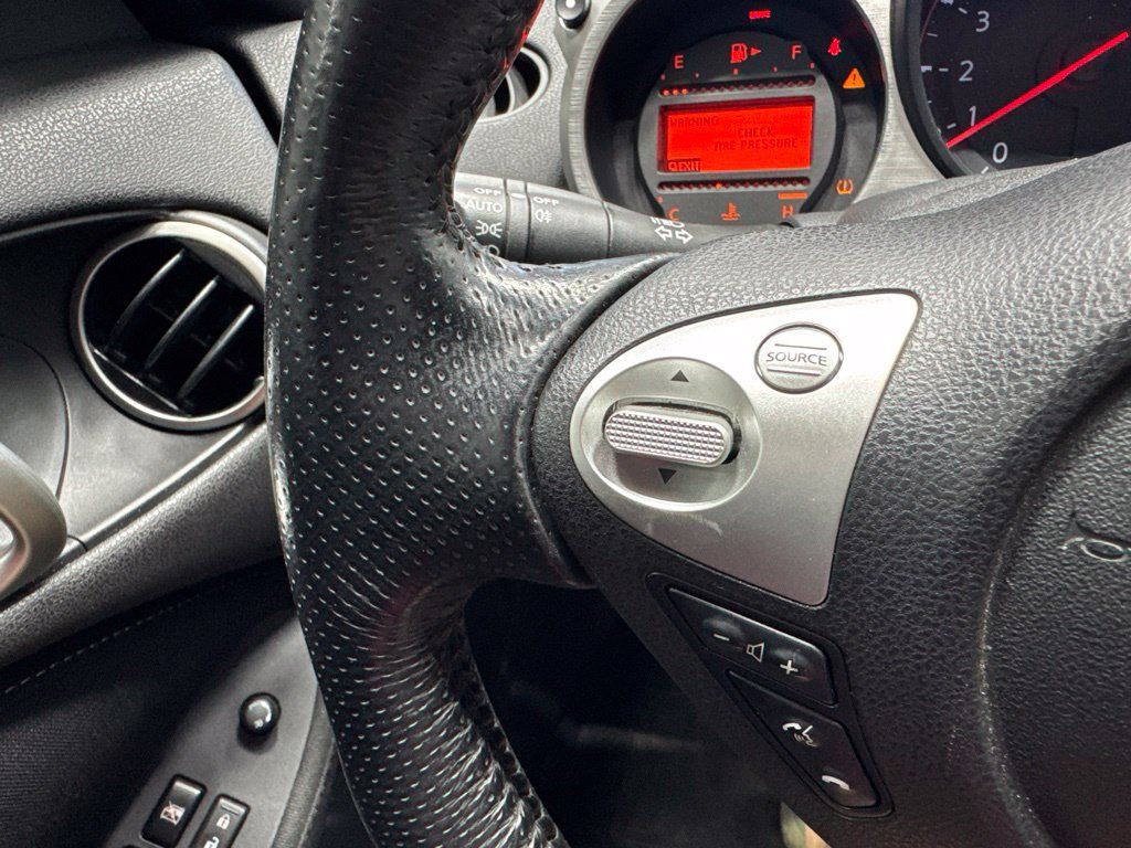 Used 2016 Nissan 370Z Coupe RWD image 10