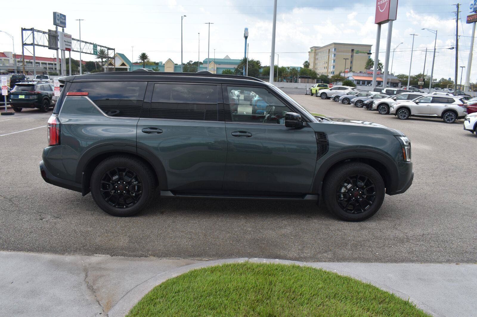 Certified 2025 Nissan Armada PRO-4X AWD/4WD image 16