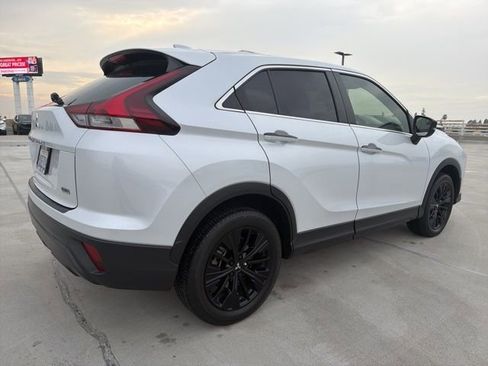 Used 2022 Mitsubishi Eclipse Cross LE image 9