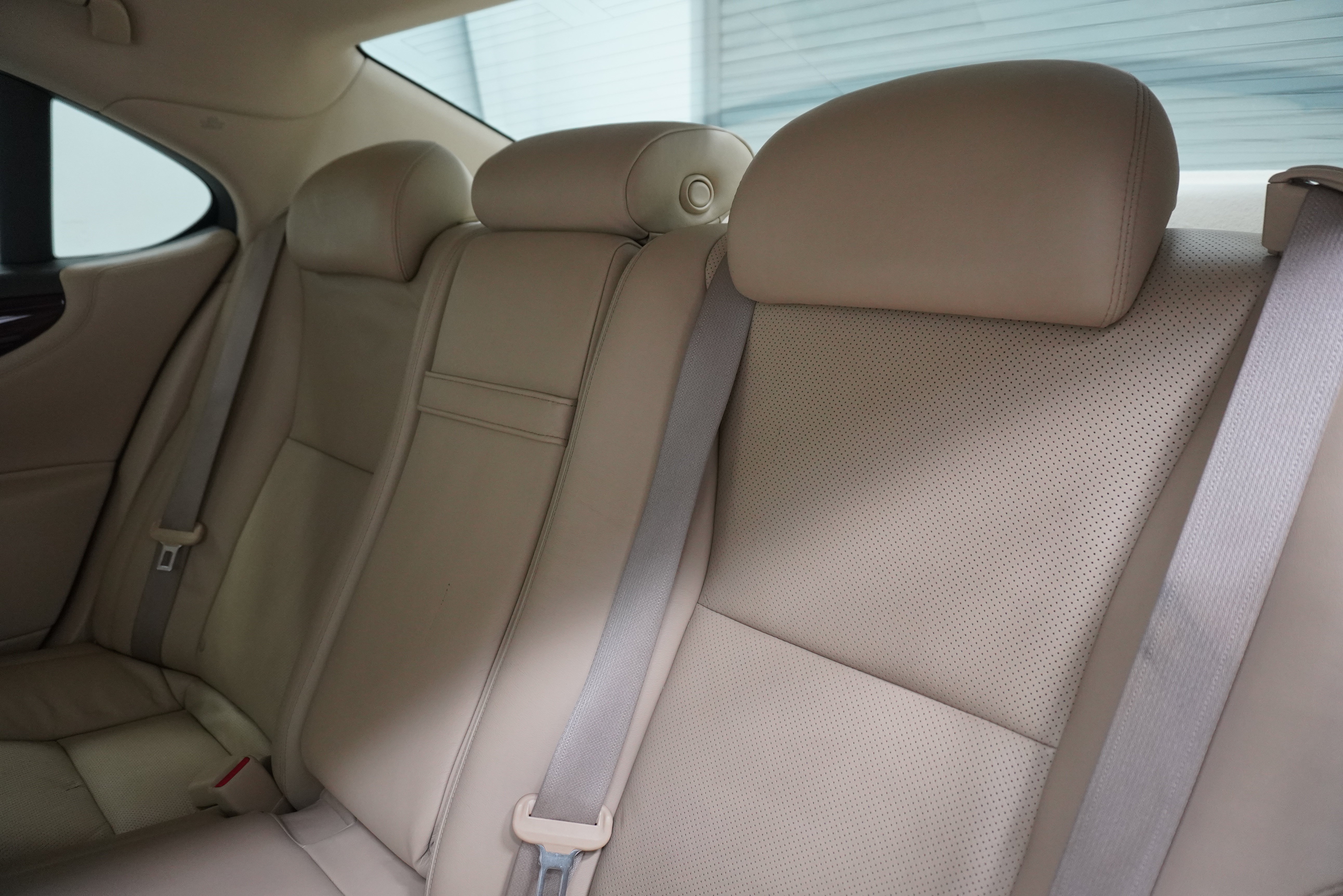 Used 2008 Lexus LS 460 w/ Comfort Pkg RWD image 10