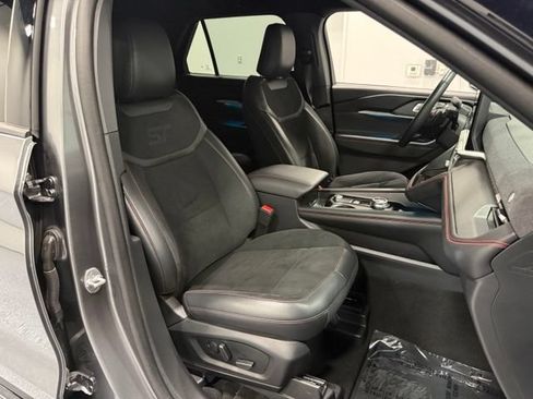 Used 2025 Ford Explorer ST AWD/4WD image 42