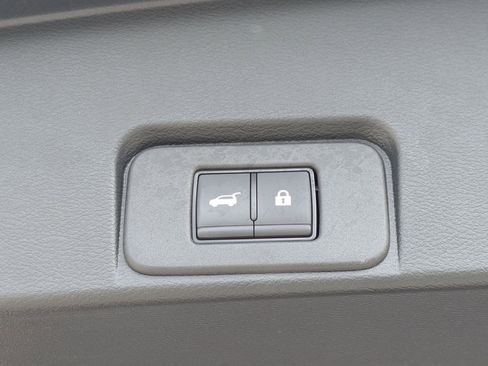 Certified 2025 Nissan Rogue SL AWD/4WD image 30