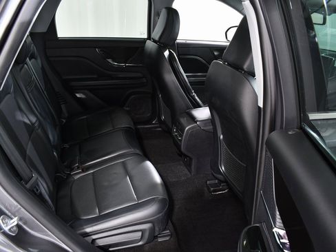 Used 2021 Lincoln Corsair AWD w/ Premium Package image 19