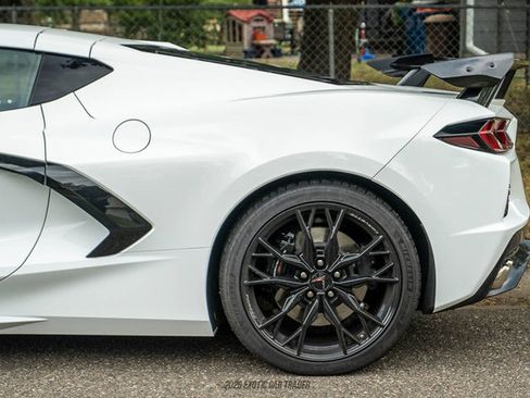 Used 2025 Chevrolet Corvette Stingray Preferred Cpe w/ Z51 Performance Package RWD image 3