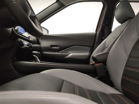 Used 2021 Nissan Kicks SR w/ SR Premium Package FWD image 17