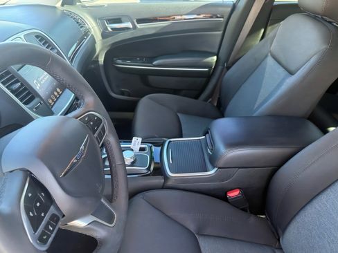 Used 2023 Chrysler 300 Touring w/ Sport Appearance Package image 19