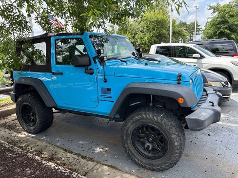 Used 2018 Jeep Wrangler Sport AWD/4WD image 2