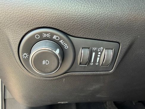 Used 2024 Jeep Compass Trailhawk AWD/4WD image 25