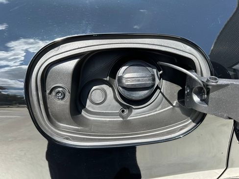 Certified 2020 Porsche Cayenne AWD/4WD image 43