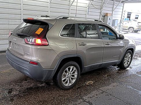 Used 2019 Jeep Cherokee Latitude w/ Popular Appearance Group FWD image 3
