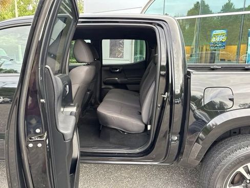 Used 2017 Toyota Tacoma TRD Sport w/ Tow Package (A/T) AWD/4WD image 24