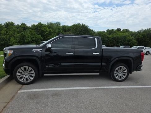 Used 2021 GMC Sierra 1500 Denali w/ Denali Ultimate Package AWD/4WD image 2
