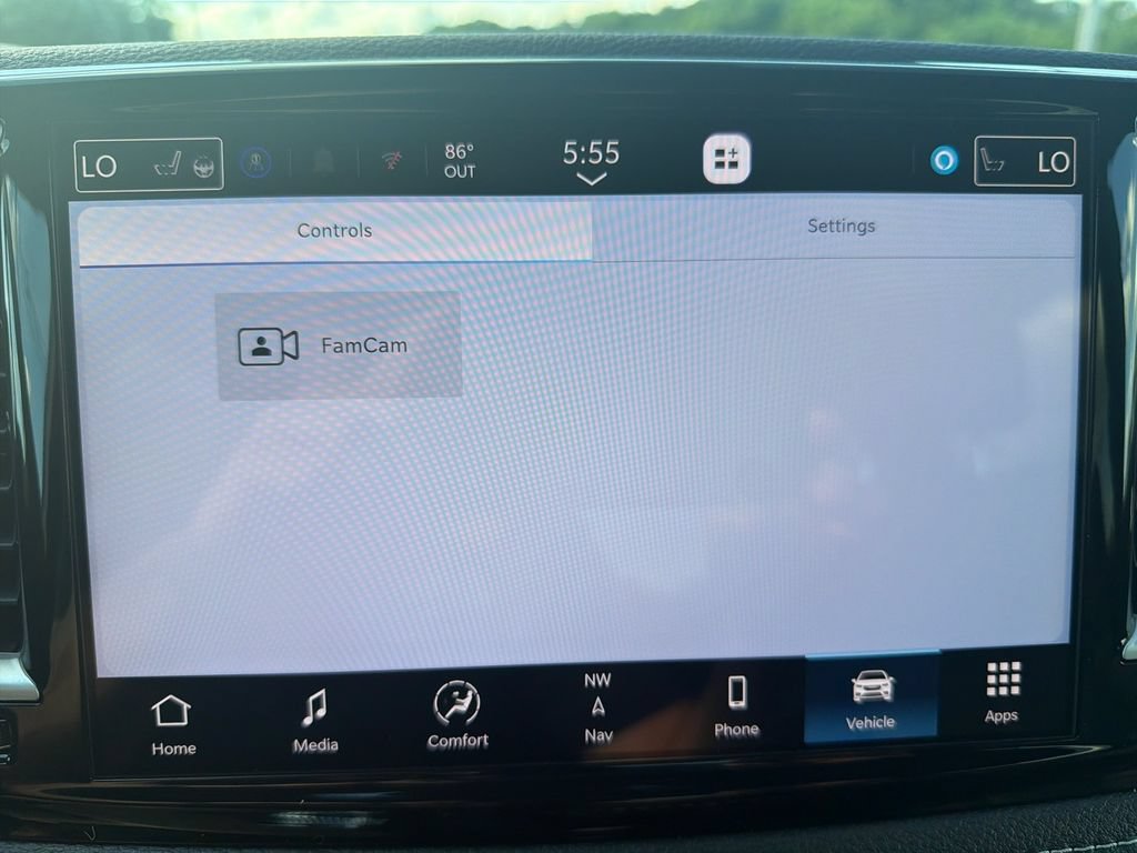 New 2027 Chrysler Pacifica Select w/ Family Tech Group FWD image 18