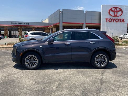 Used 2025 Cadillac XT4 Premium Luxury FWD image 8