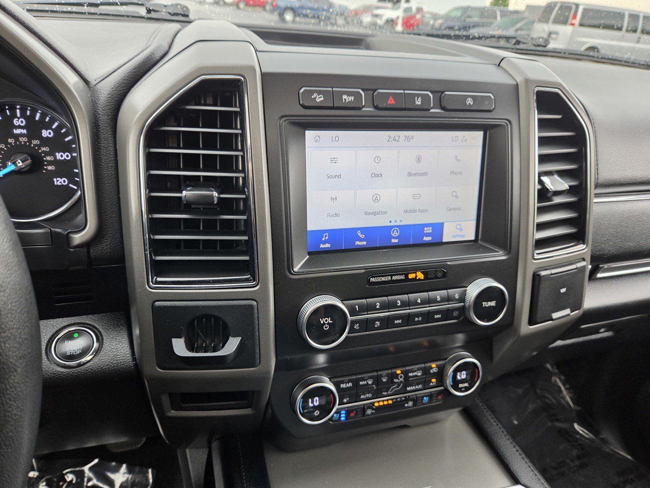 Used 2020 Ford Expedition XLT w/ Equipment Group 202A AWD/4WD image 8