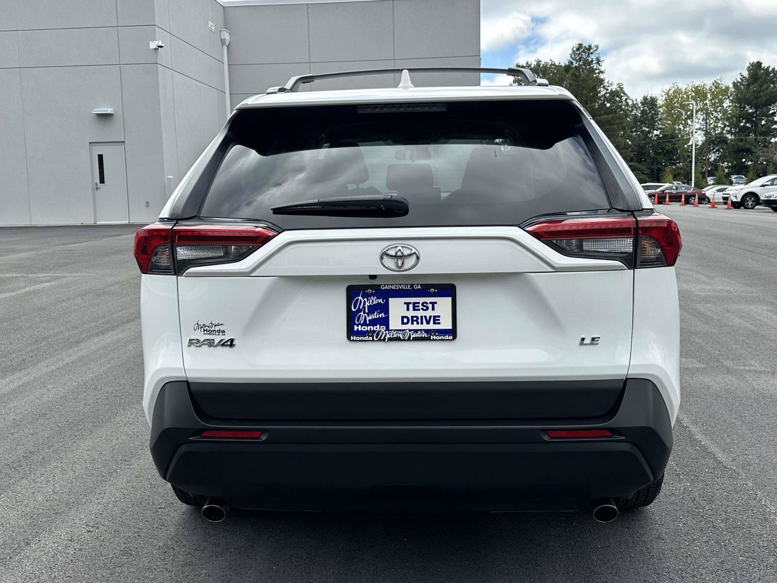 Used 2021 Toyota RAV4 LE FWD image 24