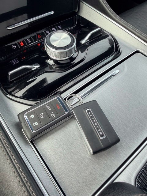 Used 2024 Jeep Wagoneer Series II w/ Convenience Group I AWD/4WD image 20