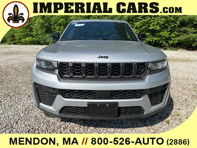New 2026 Jeep Grand Cherokee Altitude AWD/4WD image 4