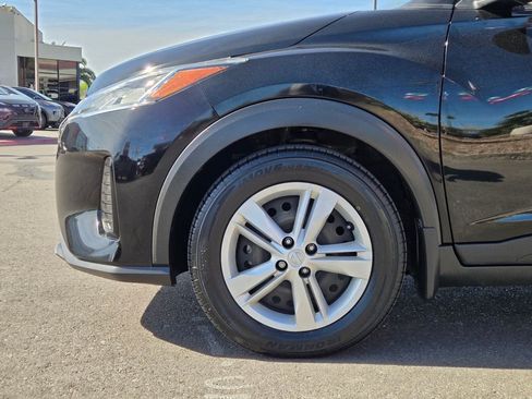 Used 2022 Nissan Kicks S w/ Interior Electronics Package FWD image 9