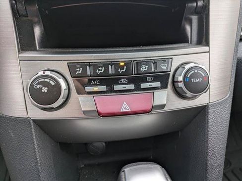Used 2013 Subaru Outback 2.5i Premium AWD/4WD image 13