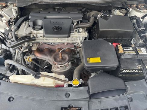 Used 2014 Toyota Camry LE image 33