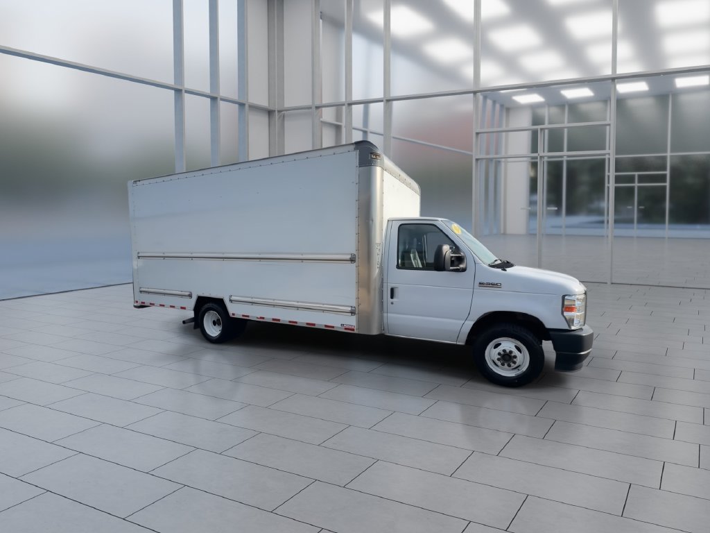 Used 2022 Ford E-350 and Econoline 350 Super Duty RWD image 2