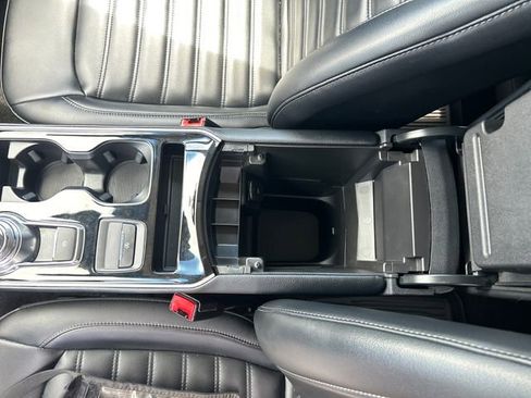 Used 2019 Ford Edge SEL w/ Equipment Group 201A AWD/4WD image 18